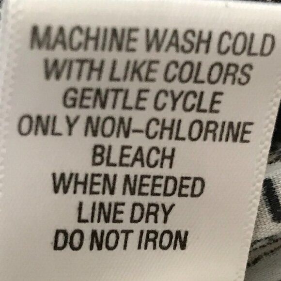 NWOT - Apt. 9 Accordion Pleated Short Sleeve Buttoned Down Blouse - Picture 10 of 13